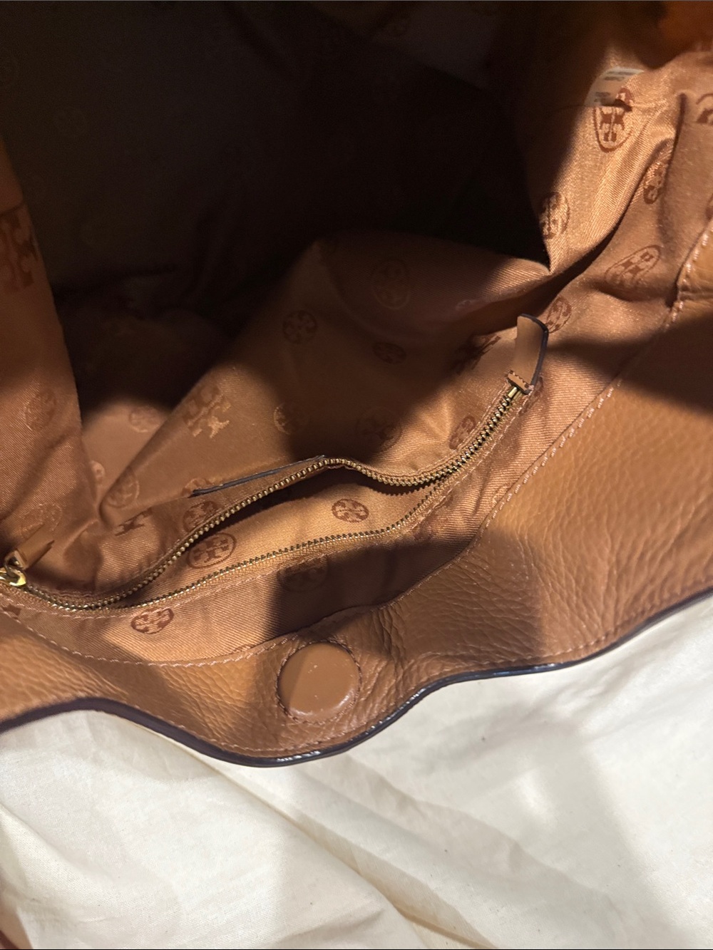 Tory Burch Tan Leather Shoulder Hobo with Logo - Picture 9 of 12